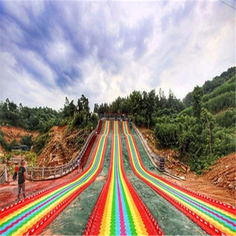 泸州彩虹景区娱乐滑道